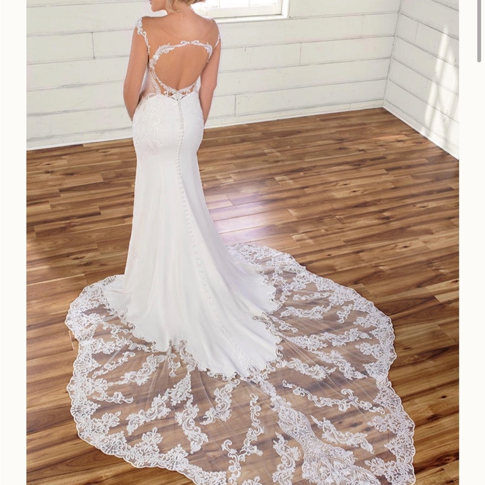 Wedding Dress, Ivory lace, fit & flare gown with train